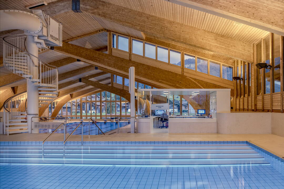 Energy-efficient refurbishment of the indoor swimming pool in Gstaad by Arnold Reuteler Holzbau AG Gstaad